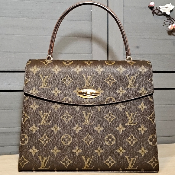 Authentic LOUIS VUITTON Malselv Monogram Handbag - Picture 1 of 12